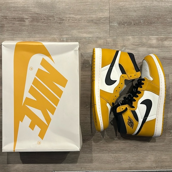 Men’s AIR JORDAN 1 RETRO Sneakers